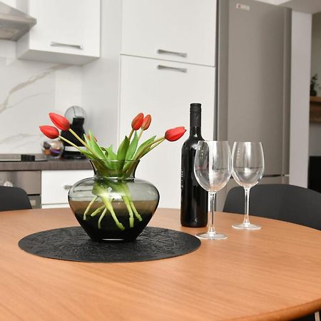 Apartman Gluic Sinj Exteriör bild