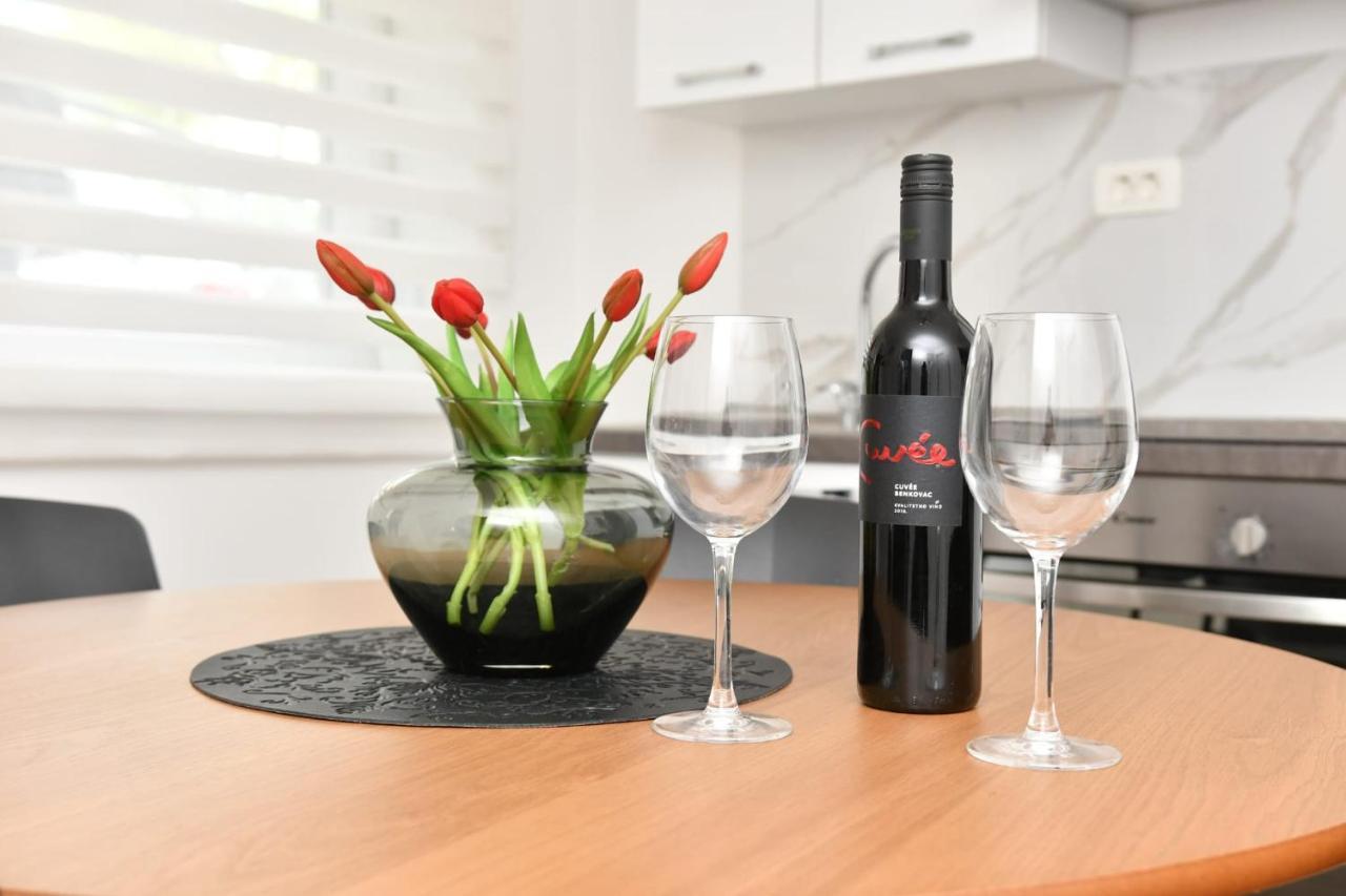 Apartman Gluic Sinj Exteriör bild