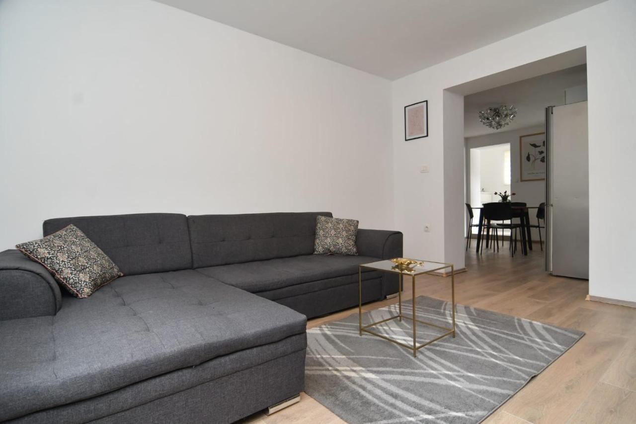 Apartman Gluic Sinj Exteriör bild