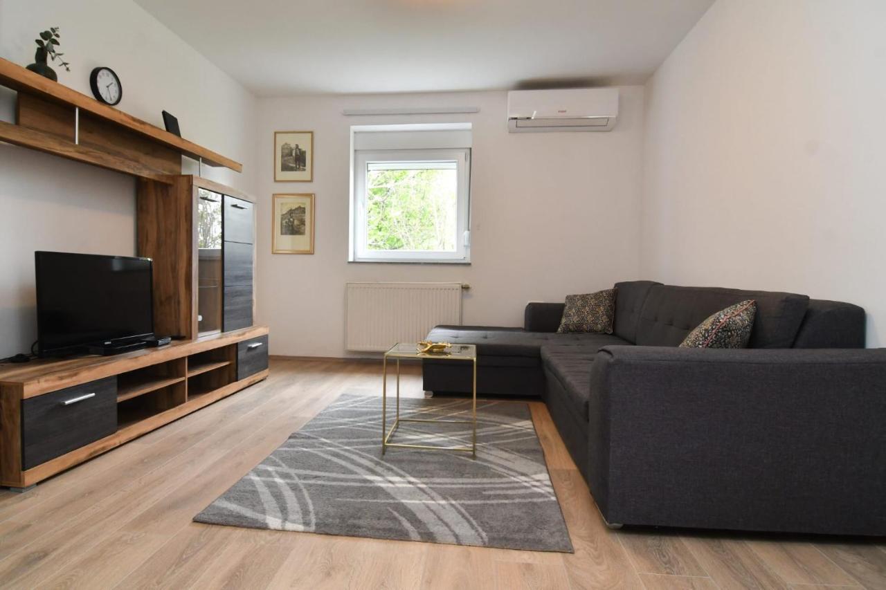Apartman Gluic Sinj Exteriör bild