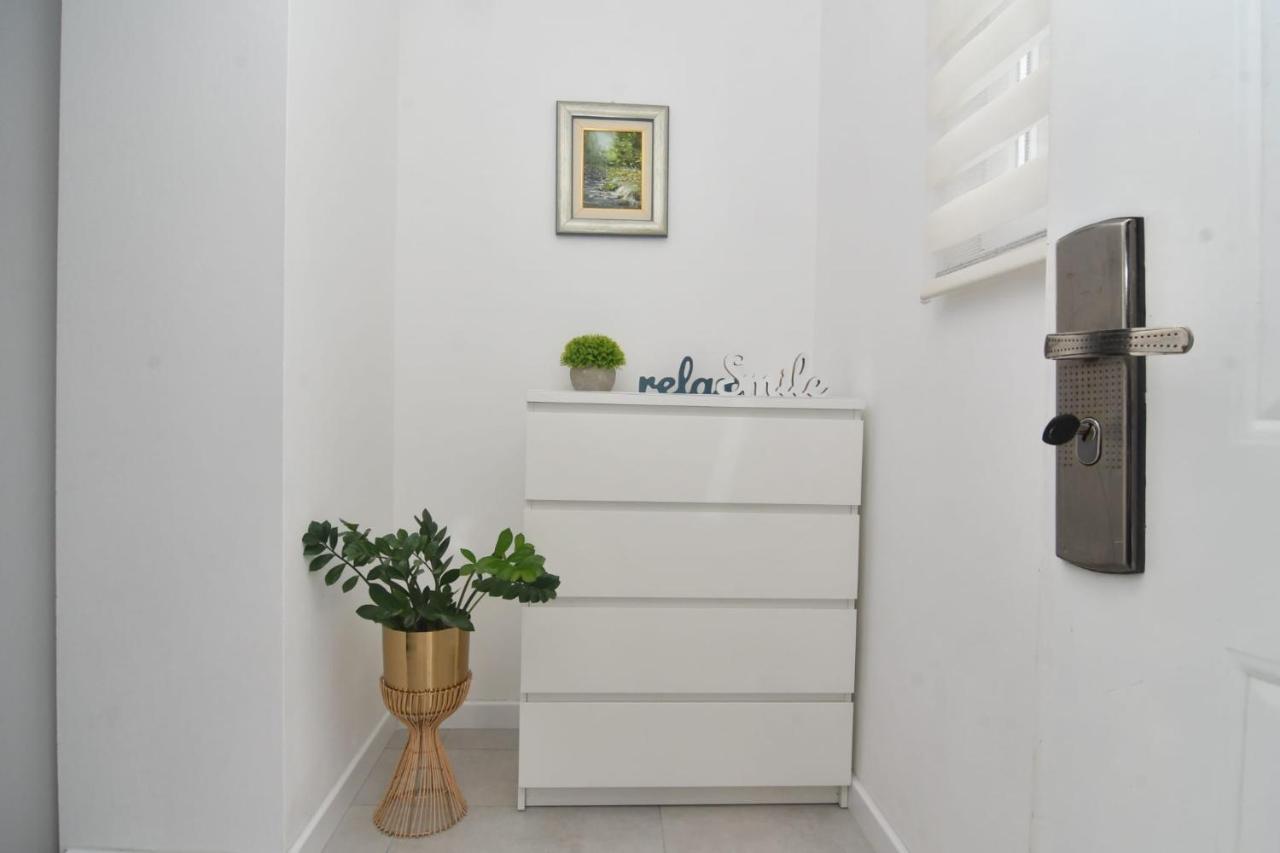 Apartman Gluic Sinj Exteriör bild
