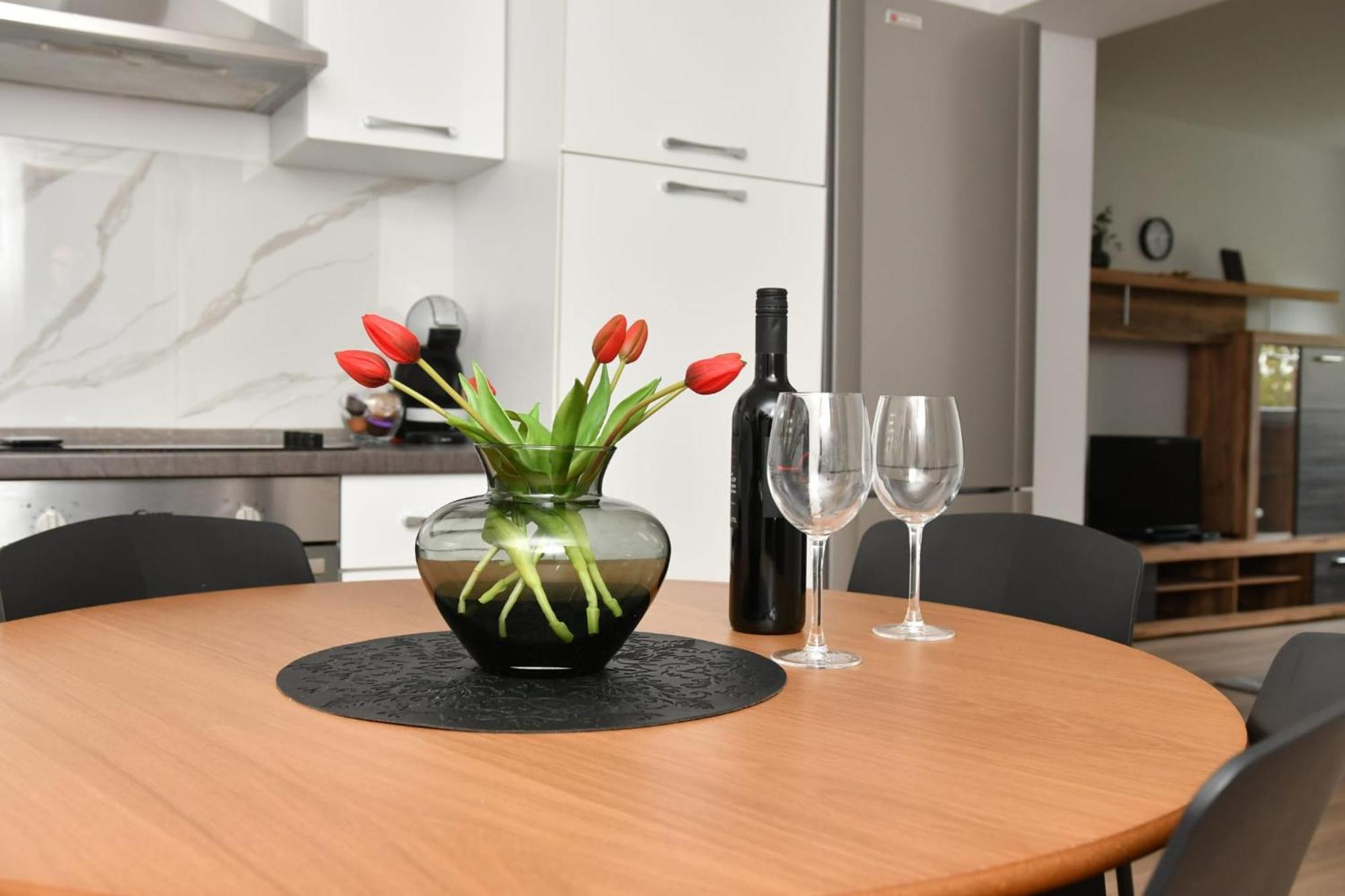 Apartman Gluic Sinj Exteriör bild